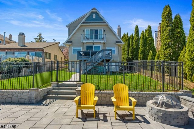 87 N Bertrand Rd, Mount Arlington Boro, NJ 07856