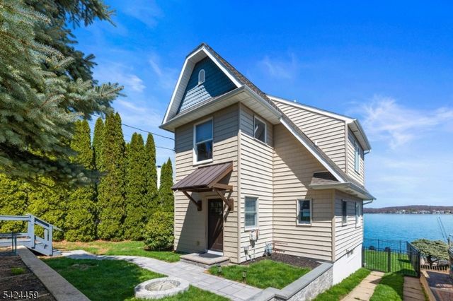 87 N Bertrand Rd, Mount Arlington Boro, NJ 07856