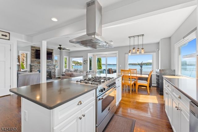 87 N Bertrand Rd, Mount Arlington Boro, NJ 07856