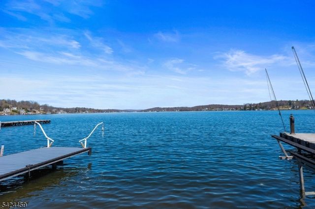 87 N Bertrand Rd, Mount Arlington Boro, NJ 07856