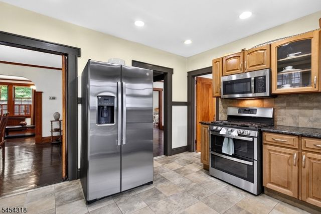 12 Lancaster Ave, Maplewood Twp., NJ 07040