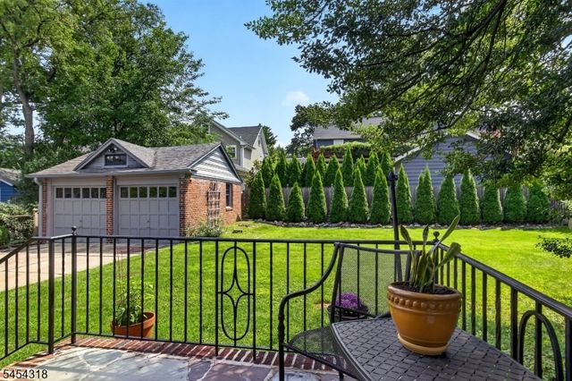12 Lancaster Ave, Maplewood Twp., NJ 07040