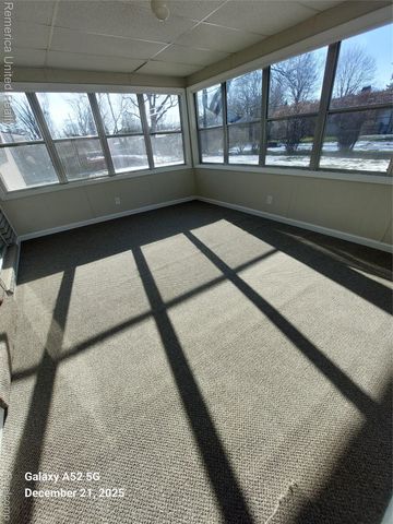 945 N Commerce Road N, Commerce Charter Township, MI 48382