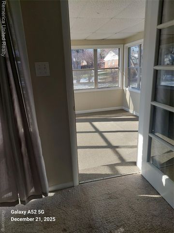 945 N Commerce Road N, Commerce Charter Township, MI 48382