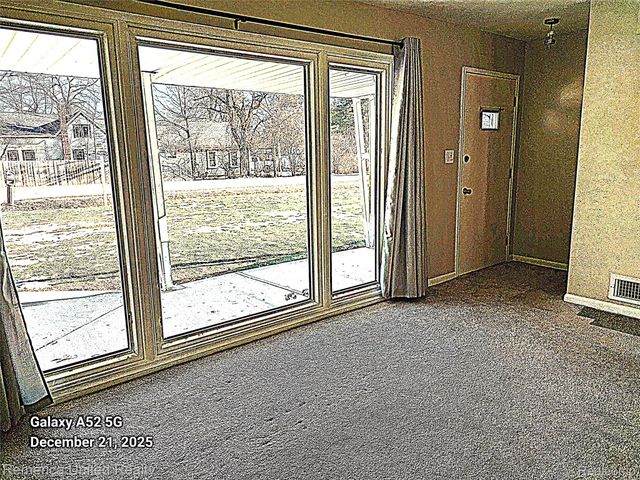 945 N Commerce Road N, Commerce Charter Township, MI 48382