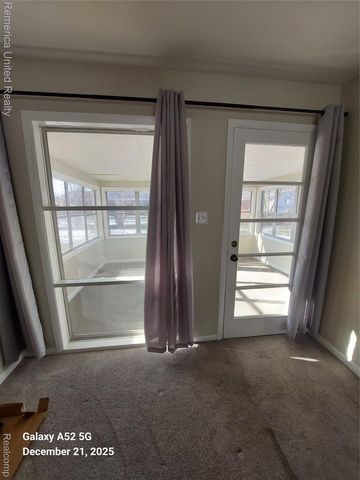 945 N Commerce Road N, Commerce Charter Township, MI 48382