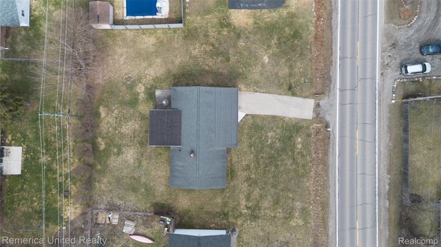 945 N Commerce Road N, Commerce Charter Township, MI 48382