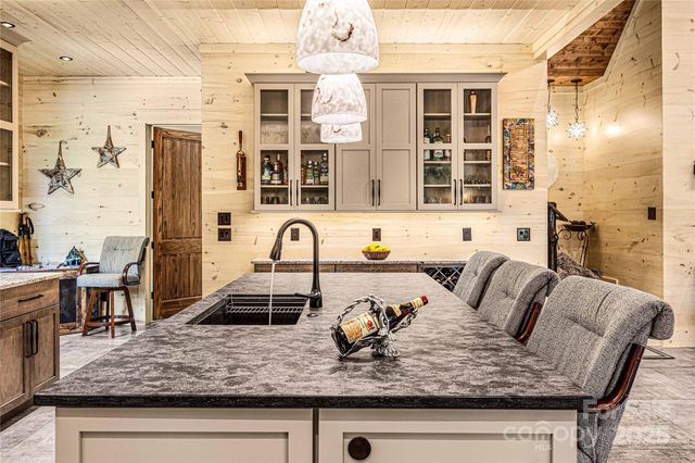 142 Brook Trout Trail, Cashiers, NC 28717