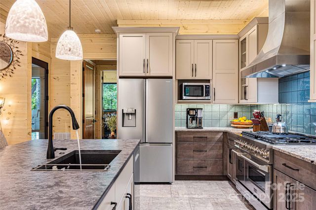 142 Brook Trout Trail, Cashiers, NC 28717