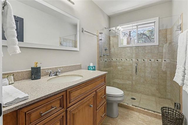 7070 Glenridge Drive, Atlanta, GA 30328