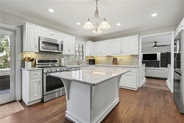 7070 Glenridge Drive, Atlanta, GA 30328