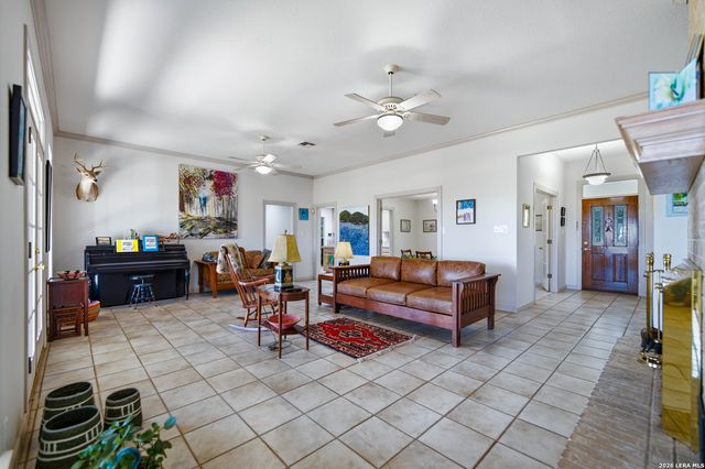 13407 FM 1346, St Hedwig, TX 78152