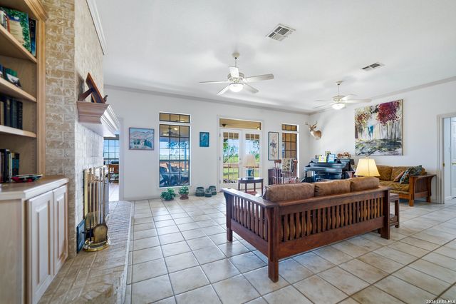 13407 FM 1346, St Hedwig, TX 78152