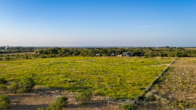 13407 FM 1346, St Hedwig, TX 78152