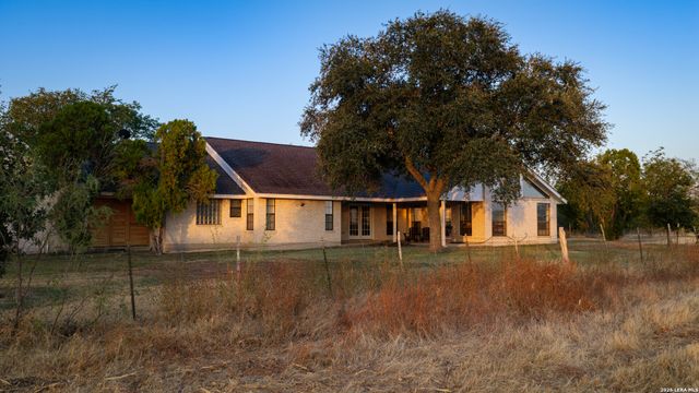 13407 FM 1346, St Hedwig, TX 78152