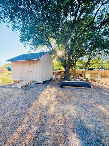 900 Stephie Ann Court, Arlington, TX 76002
