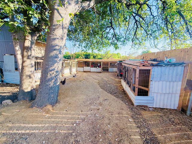 900 Stephie Ann Court, Arlington, TX 76002