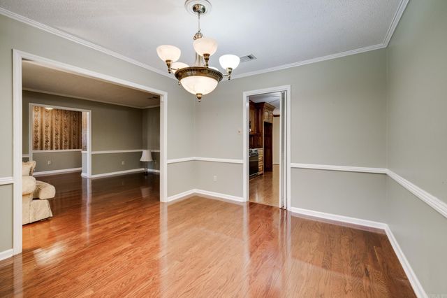 6 Club Road, Jacksonville, AR 72076