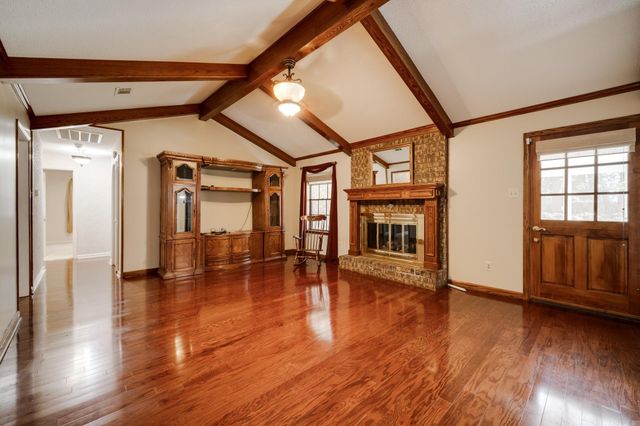 6 Club Road, Jacksonville, AR 72076