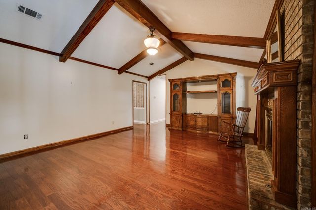 6 Club Road, Jacksonville, AR 72076