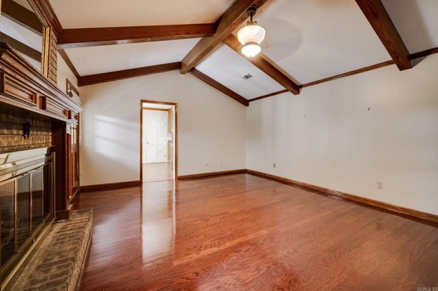 6 Club Road, Jacksonville, AR 72076