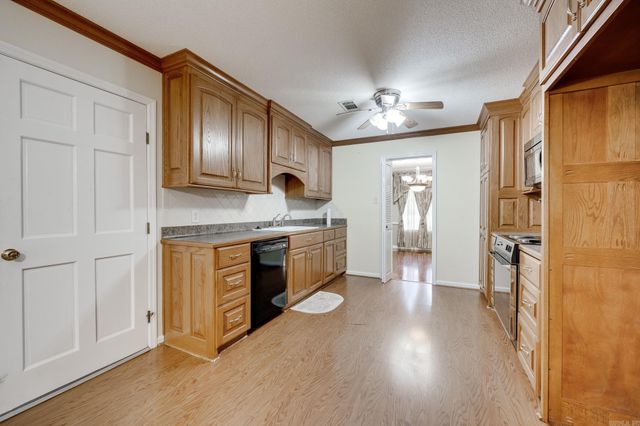 6 Club Road, Jacksonville, AR 72076