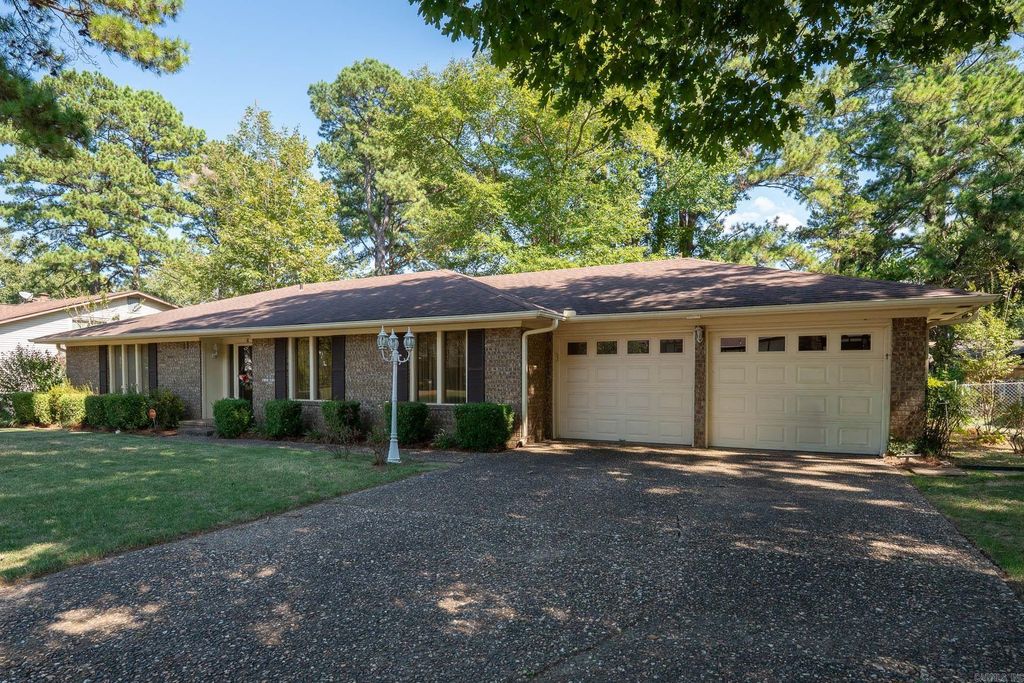 6 Club Road, Jacksonville, AR 72076