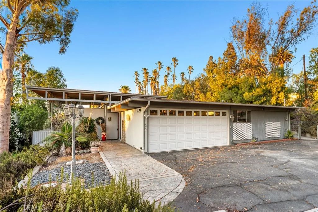 1595 Cherokee Road, Corona, CA 92881