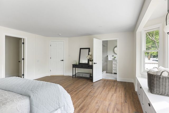 34 School House Ln, Billerica, MA 01821