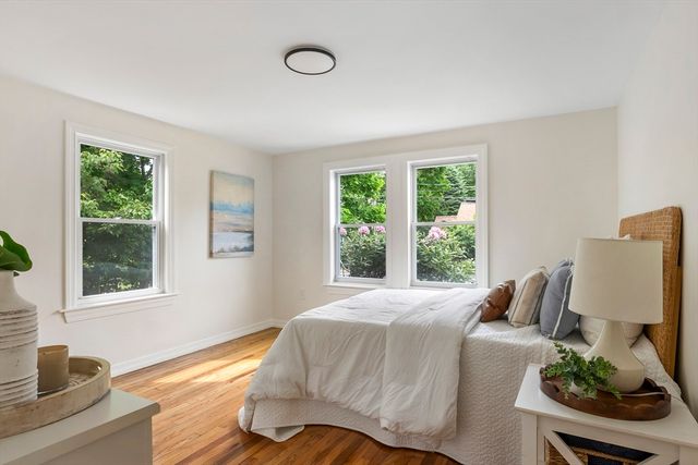 34 School House Ln, Billerica, MA 01821