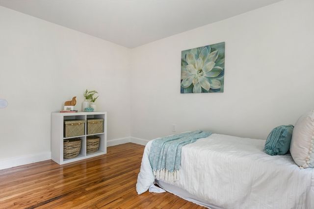34 School House Ln, Billerica, MA 01821