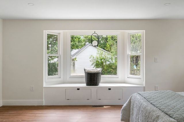34 School House Ln, Billerica, MA 01821