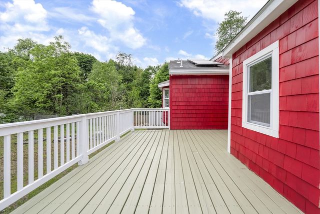 34 School House Ln, Billerica, MA 01821