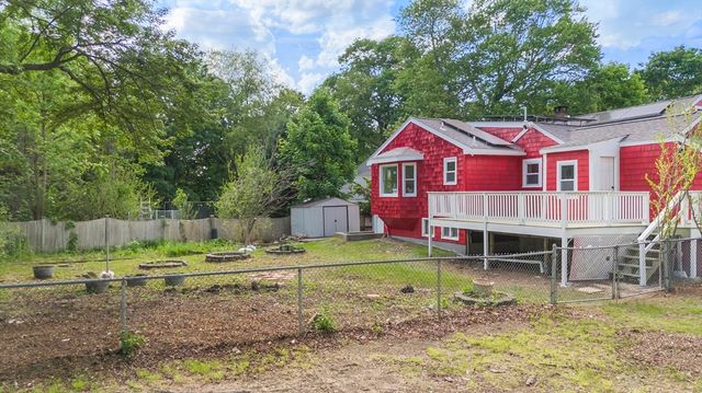 34 School House Ln, Billerica, MA 01821
