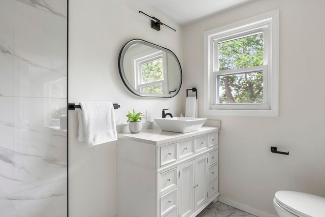 34 School House Ln, Billerica, MA 01821