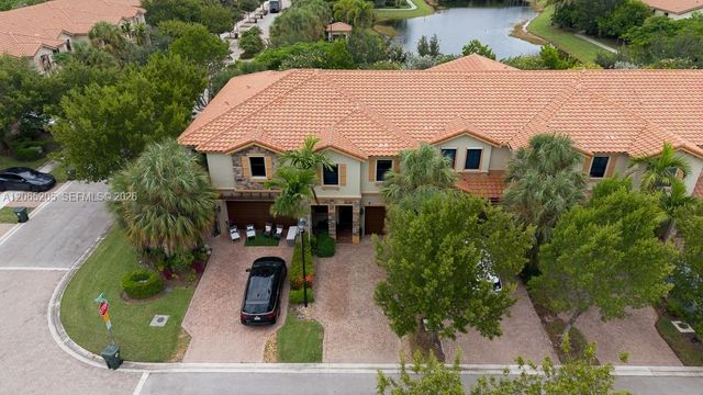 6943 Halton Park Ln, Coconut Creek, FL 33073