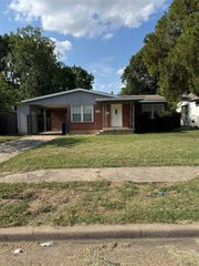 2203 Tolosa Drive, Dallas, TX 75228