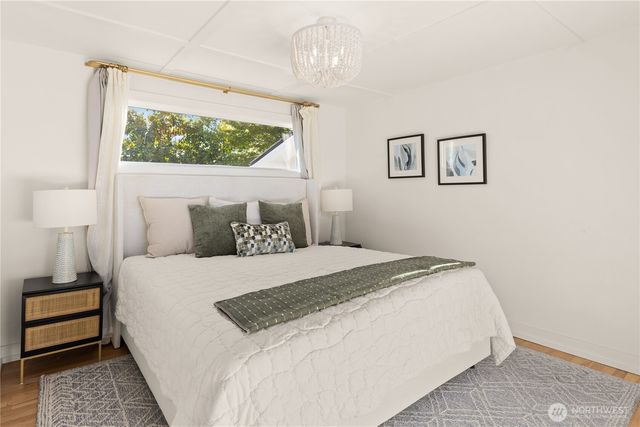 3235 W Viewmont Way W, Seattle, WA 98199
