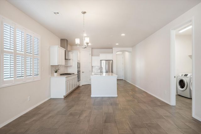 7427 Sandmark Road NW, Albuquerque, NM 87114