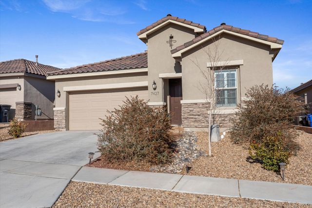 7427 Sandmark Road NW, Albuquerque, NM 87114