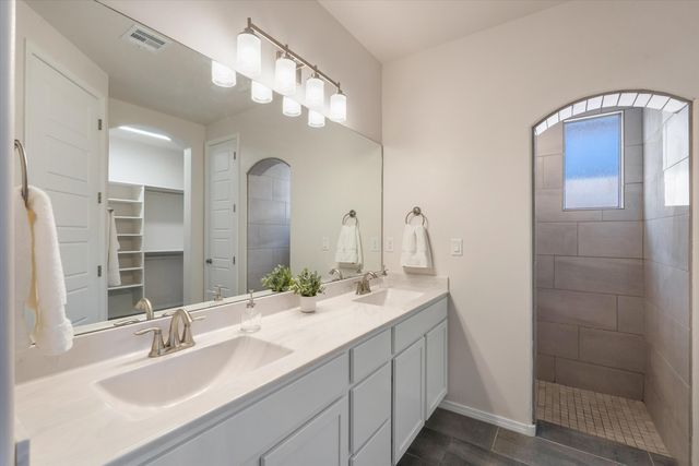 7427 Sandmark Road NW, Albuquerque, NM 87114