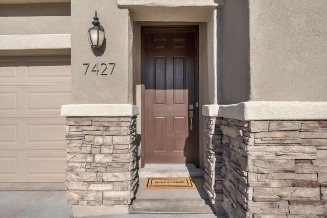 7427 Sandmark Road NW, Albuquerque, NM 87114