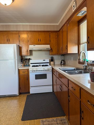 35 Randall Ave, Somerset, MA 02726