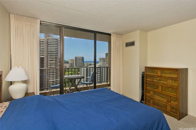 411 Hobron Lane 2905, Honolulu, HI 96815