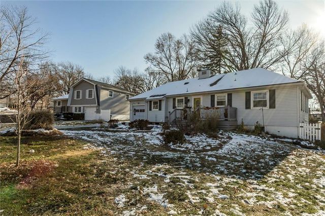 8819 W 88th Street, Overland Park, KS 66212