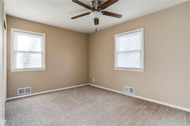 8819 W 88th Street, Overland Park, KS 66212