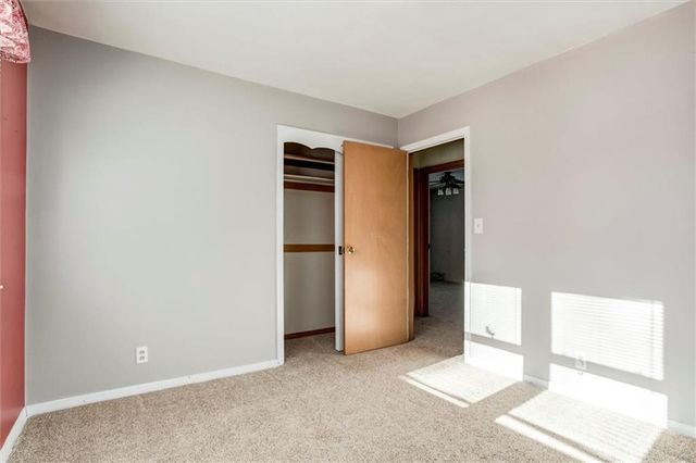 8819 W 88th Street, Overland Park, KS 66212