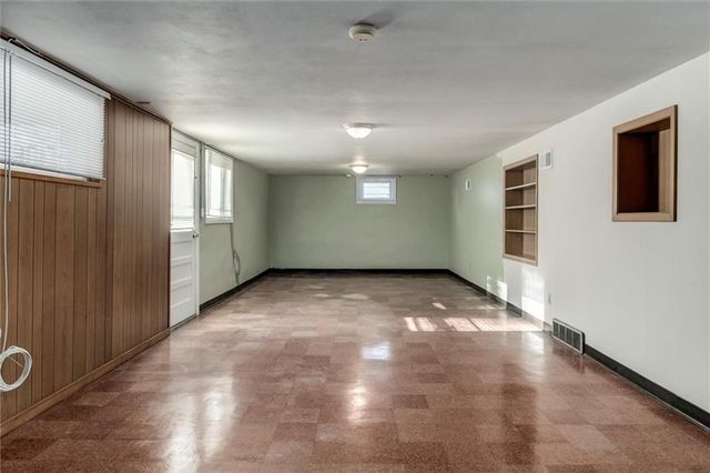 8819 W 88th Street, Overland Park, KS 66212