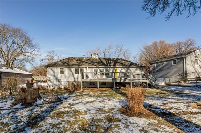 8819 W 88th Street, Overland Park, KS 66212