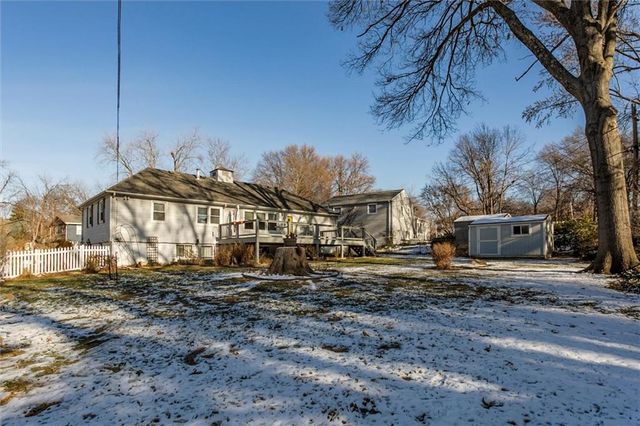 8819 W 88th Street, Overland Park, KS 66212